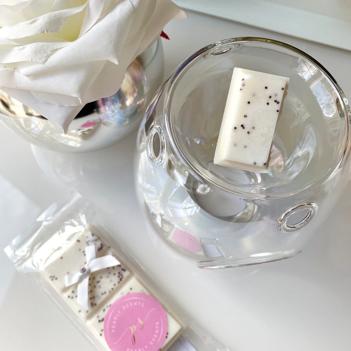 Pearl Glass Wax Melt Burner UK - Pink Pearl, Grey/Blue Pearl, Clear Pearl Glass Wax Burner - Pearly Scents - www.pearlyscents.com