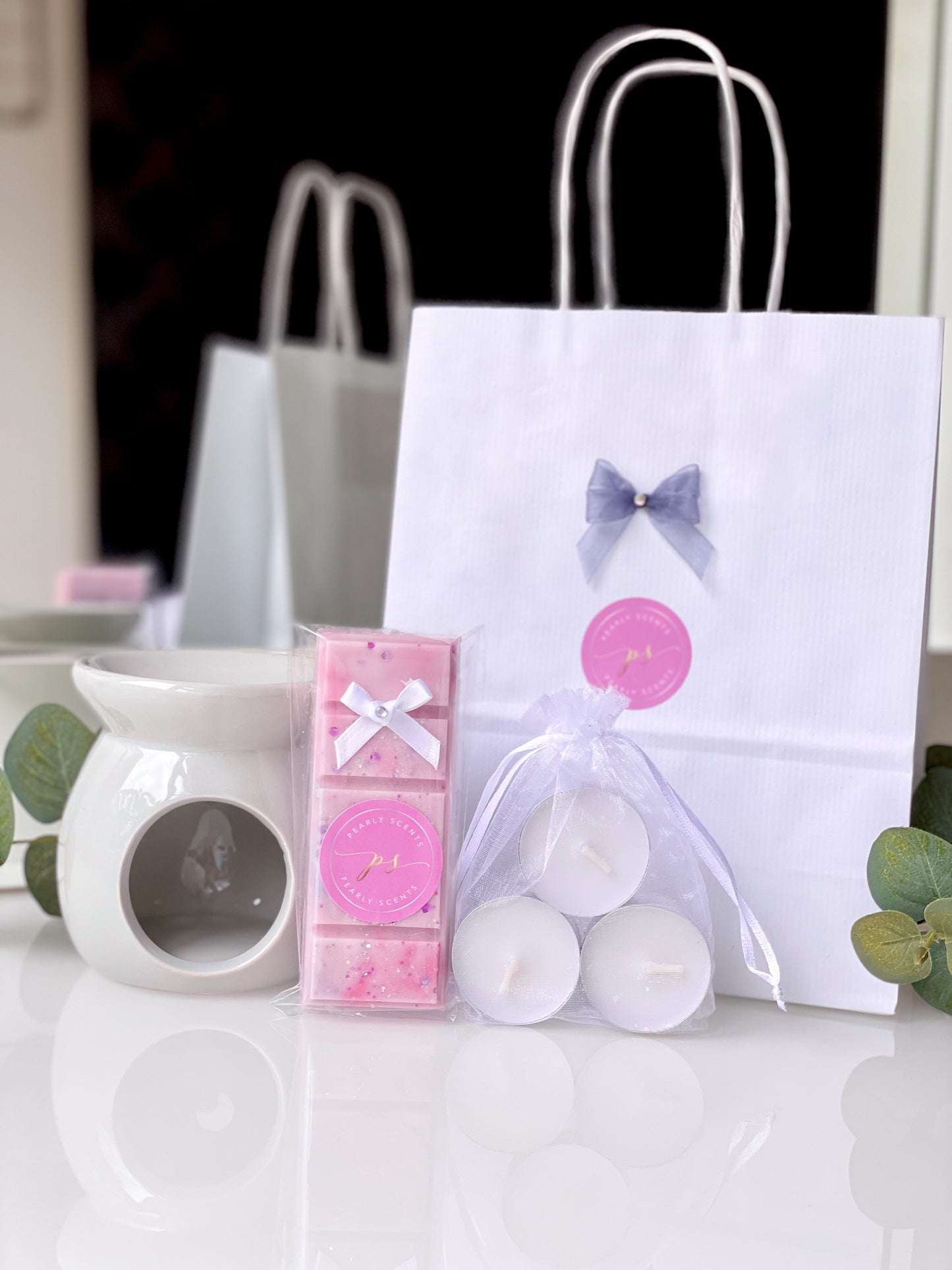 The perfect way to say Thank You to your child's Best / Favourite Teacher with our 'Thank You' Teacher wax melt gift set for under £10 - Pearly Scents UK