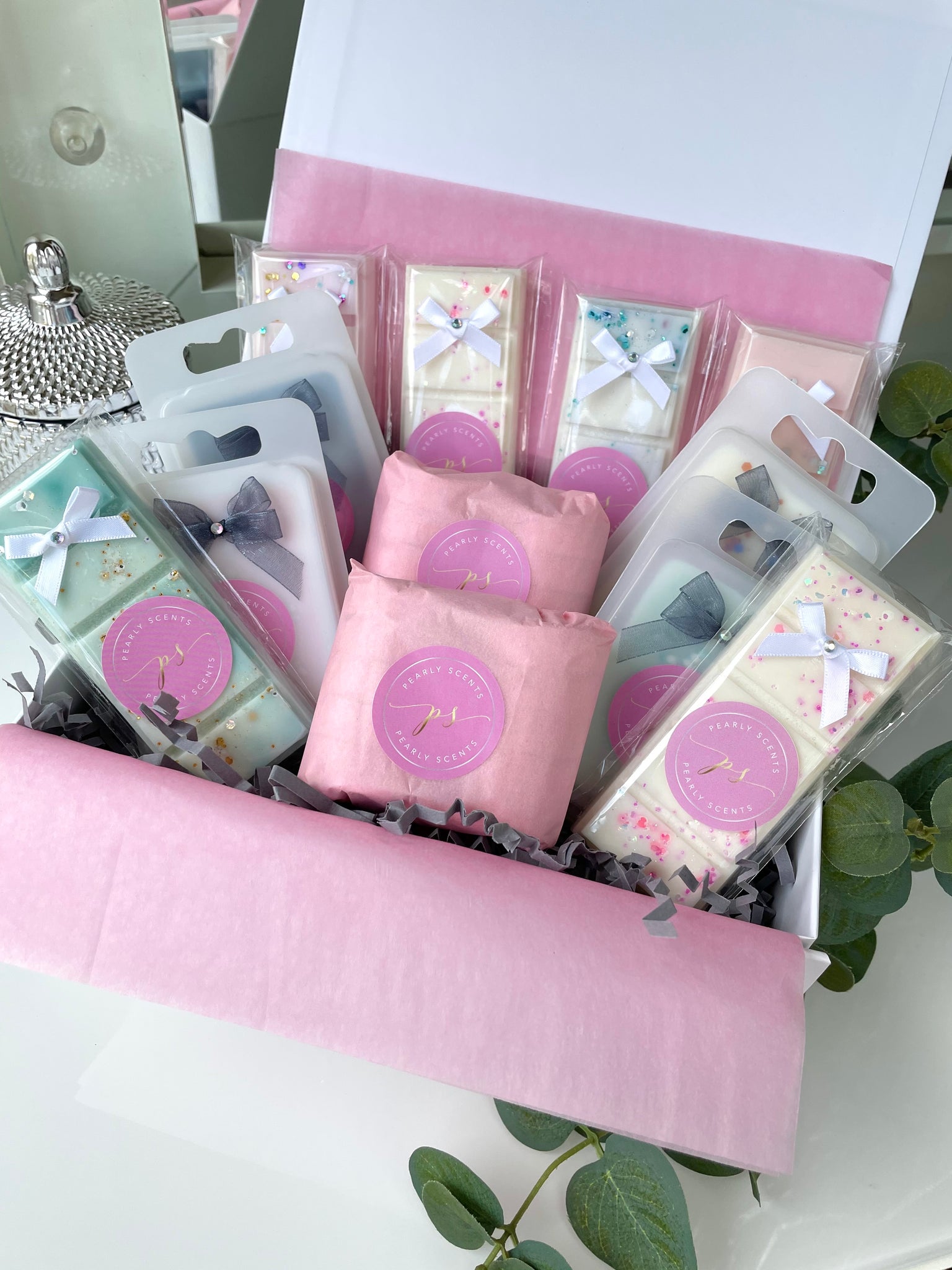 Personalised Wax Melt Gift Box UK - Pearly Scents - www.pearlyscents.com - Highly Scented Wax Melts - Designer Inspired Wax Melts UK